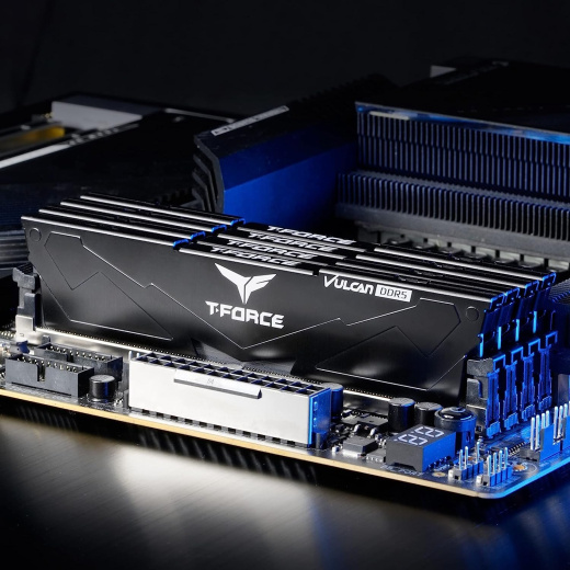 Оперативная память 32GB Kit (2x16GB) 6400MHz DDR5 Team Group VULCAN FLBD532G6400HC40BDC01 Black